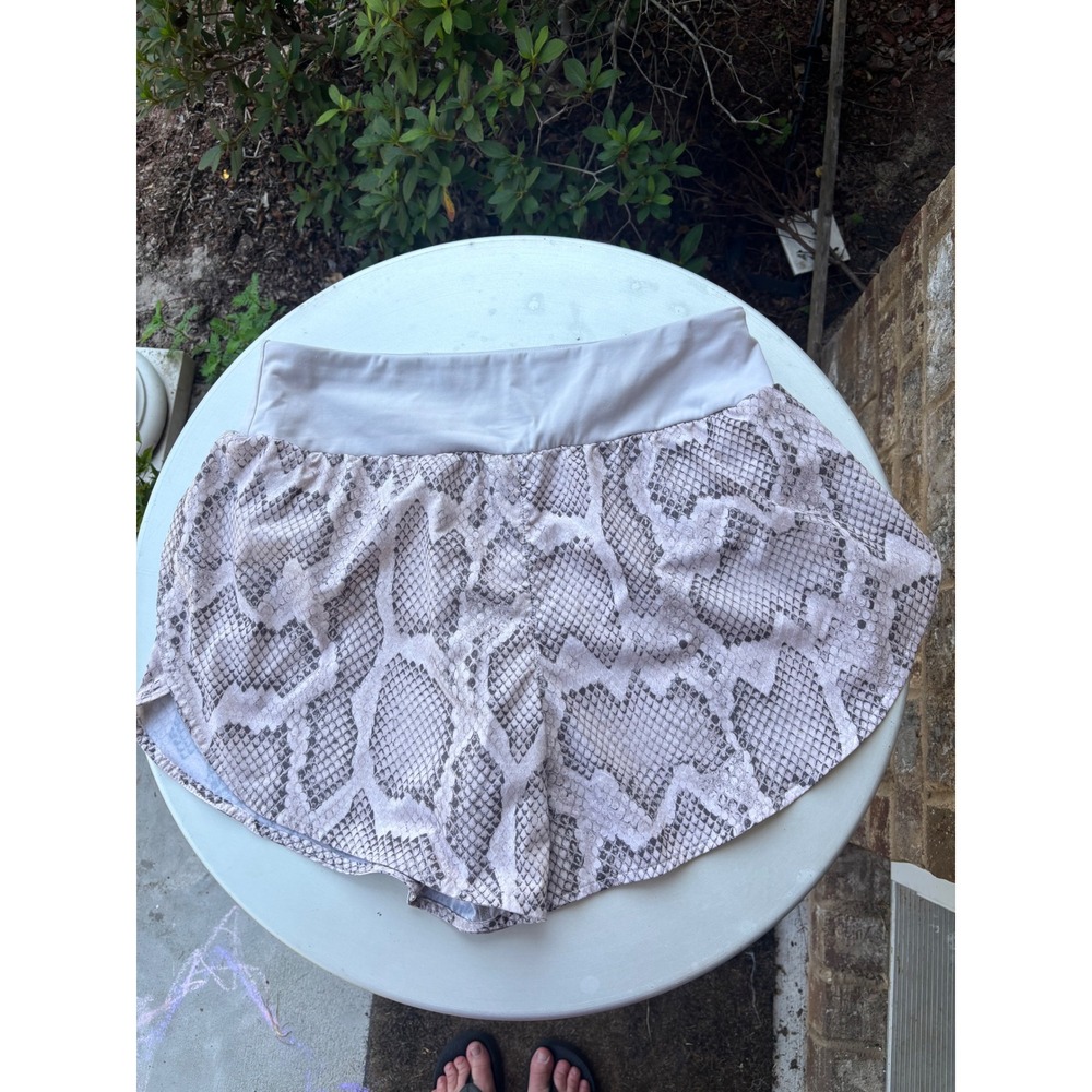 Varley Womens Grey Snakeskin‎ Print Running Shorts Zipper Pocket Size L